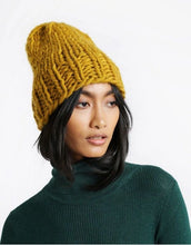 Load image into Gallery viewer, 8 Beginner &amp; Easy Knitting Patterns With Crazy Sexy Wool
